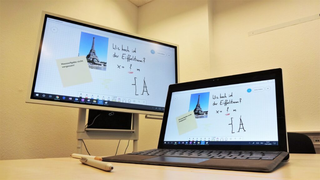 Whiteboard-App auf dem Microsoft Surface Pro mit verbundenem Display