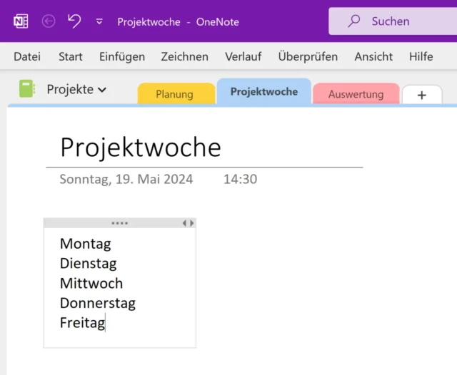 Wochentage auf einer Notizbuchseite