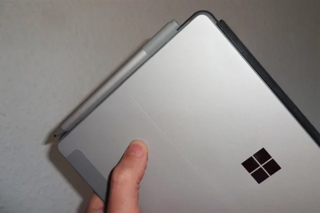 magnetischer Surface Pen (2017) am Surface Go
