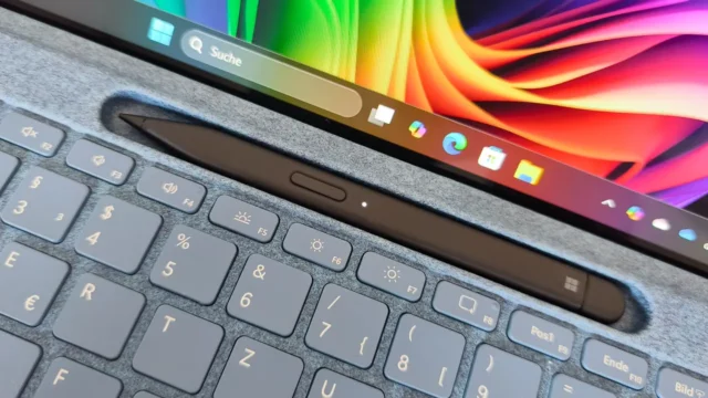Surface Pro Flex Keyboard mit Surface Pen